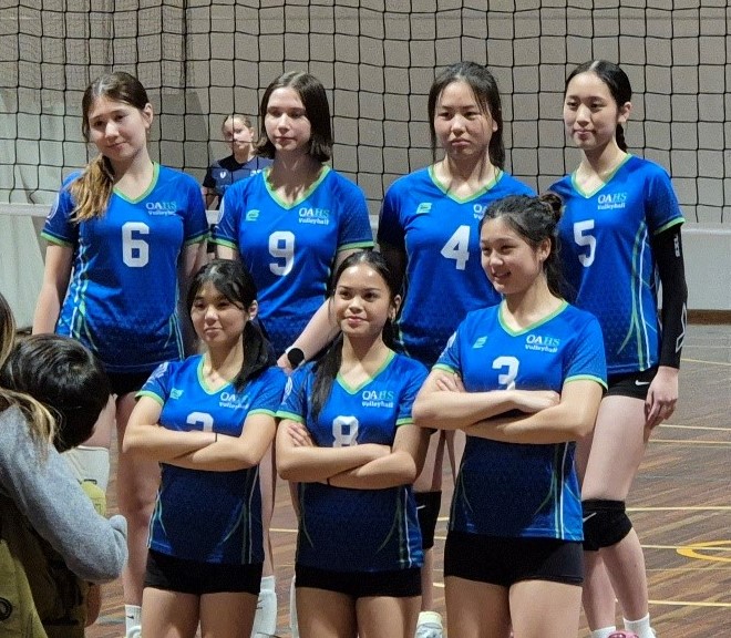 Girls team 2.jpg